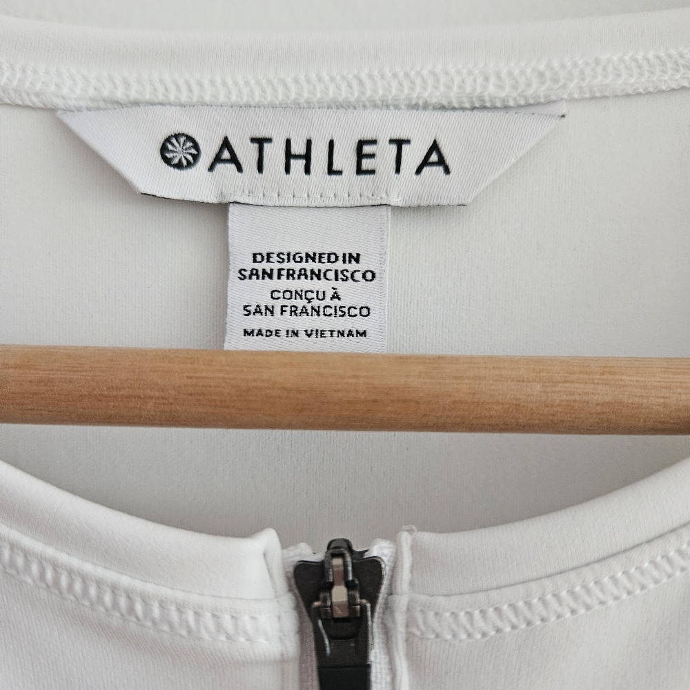 Women's Athleta Ace Tennis Dress Size
Large NWT - Picture 2 of 8